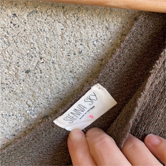 Sienna Sky Knit Top w/ Knot - Picture 3 of 4